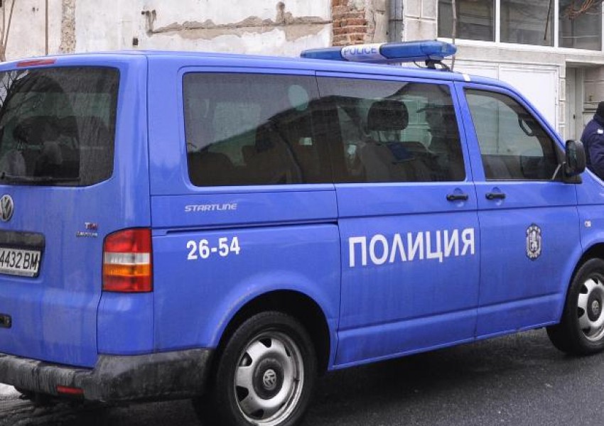 Над 10 арестувани при спецоперация в Бургас