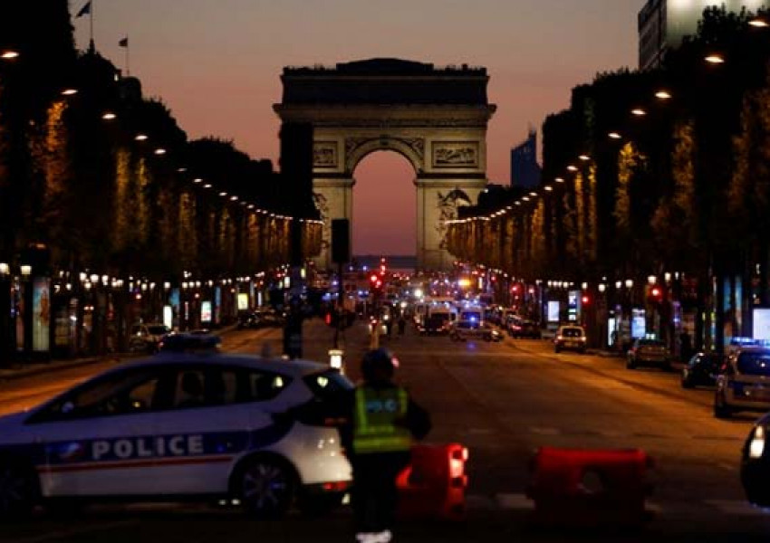 Стрелба в Париж! (ОБНОВЕНА)