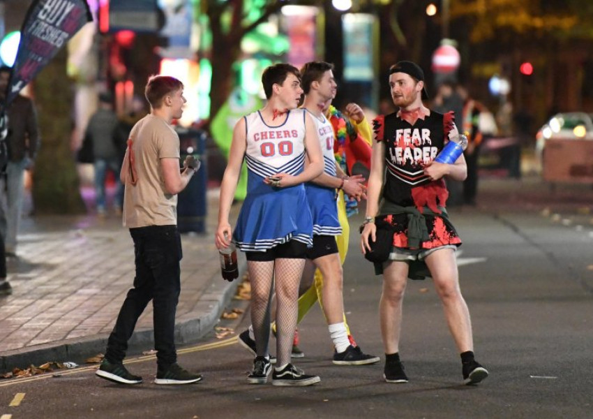 Пак добре почерпени британци след "Хелоуин"!