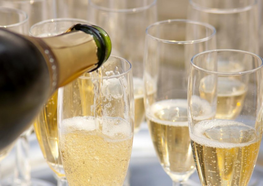 Лондон посреща Националната седмица на шампанското с безплатни напитки! Ето къде!