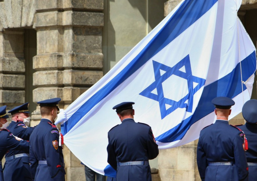 Израелското знаме се развя над сградата на чешкото президентство