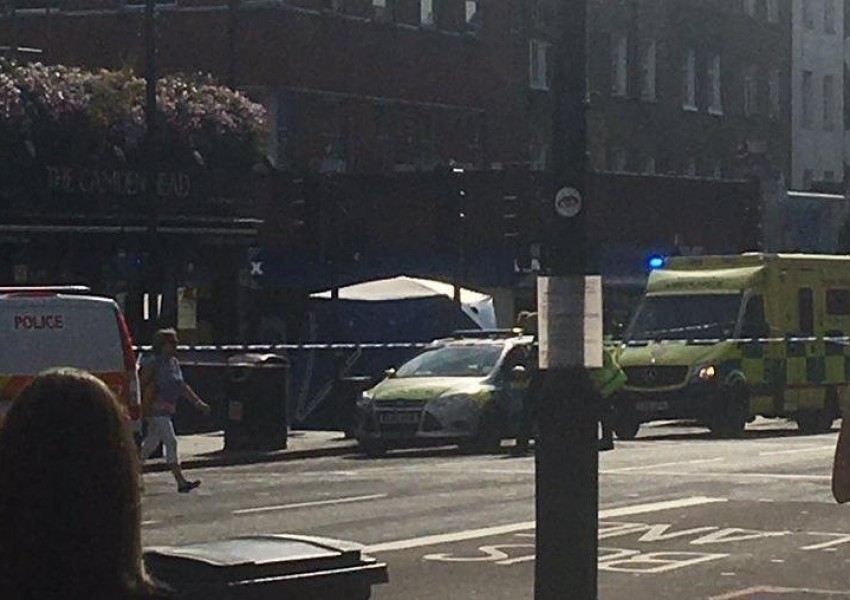 Камион блъсна и уби пешеходец в Северен Лондон