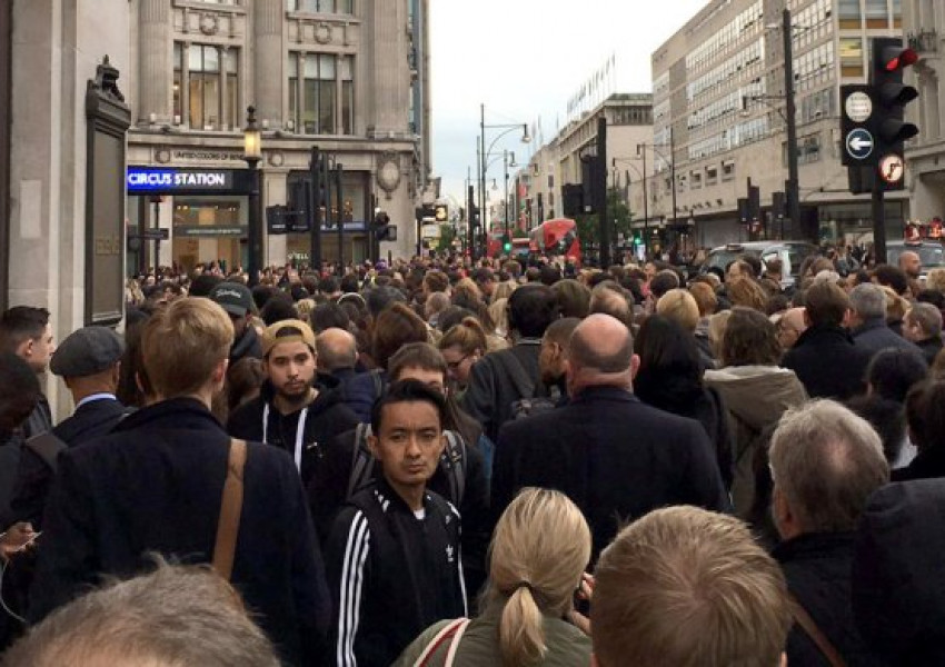 Арестуваха мъж, тормозещ пътници в лондонското метро