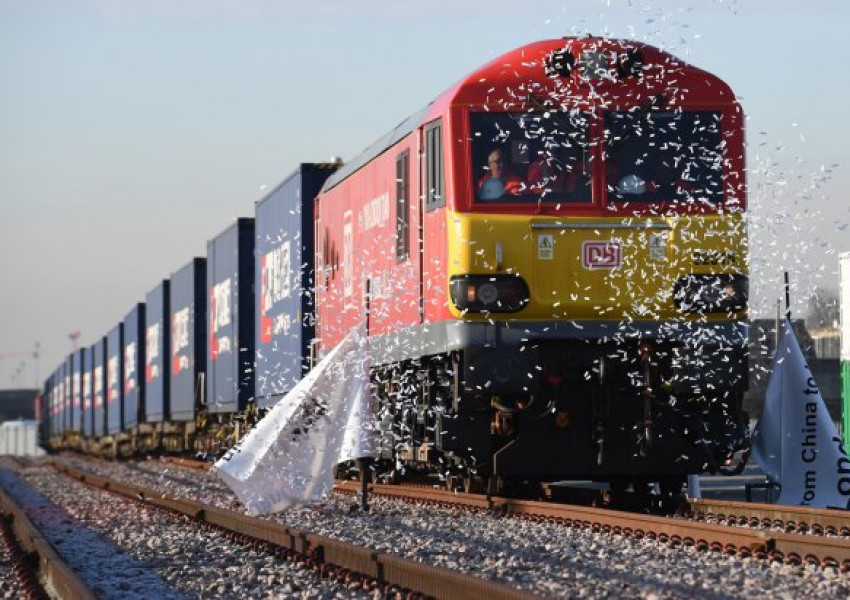 Първият товарен влак от Великобритания за Китай потегли от Есекс