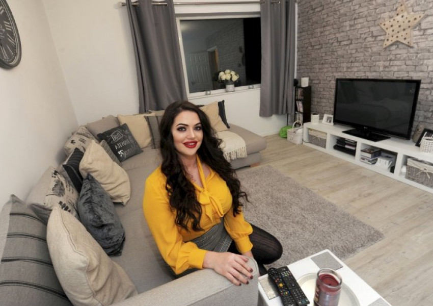 Тя си купи собствен дом в Англия само на 20 години