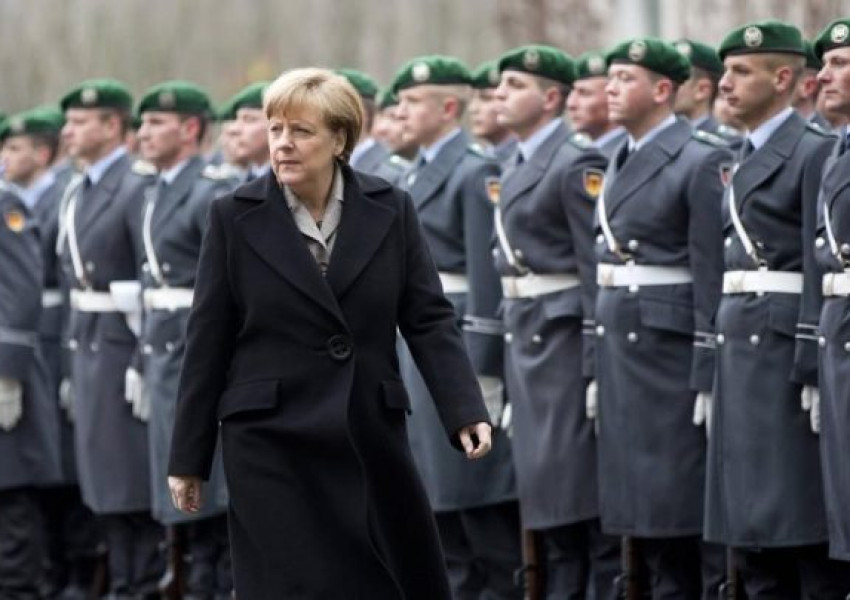 Германската армия ще почете с прощален парад канцлерката Ангела Меркел 