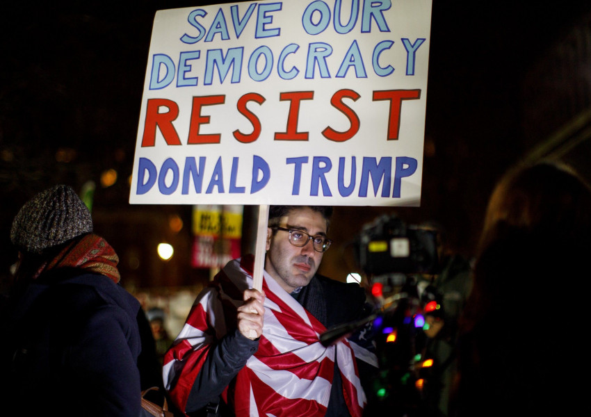 Тръмп пристига на аудиенция с Кралицата