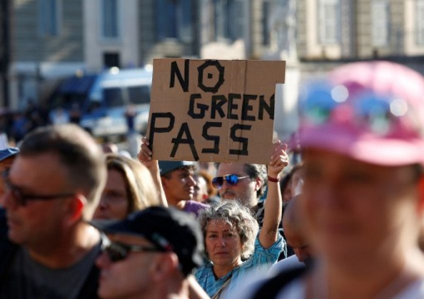 Протести срещу "зеления сертификат" започват в България