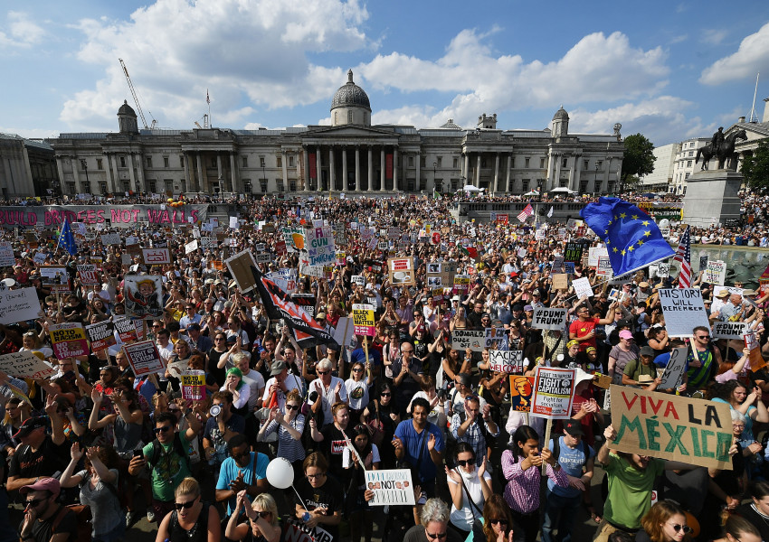 Лондон на бунт срещу новите ограничения