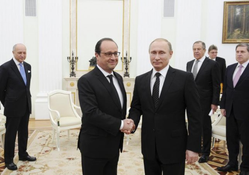 Путин и Оланд се договарят за обща военна коалиция