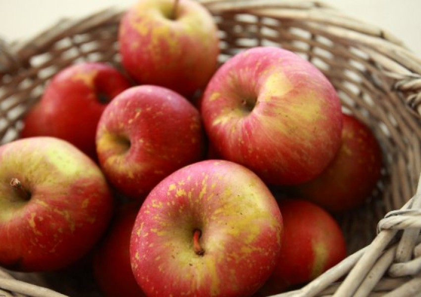 Опасни ябълки заливат родния пазар