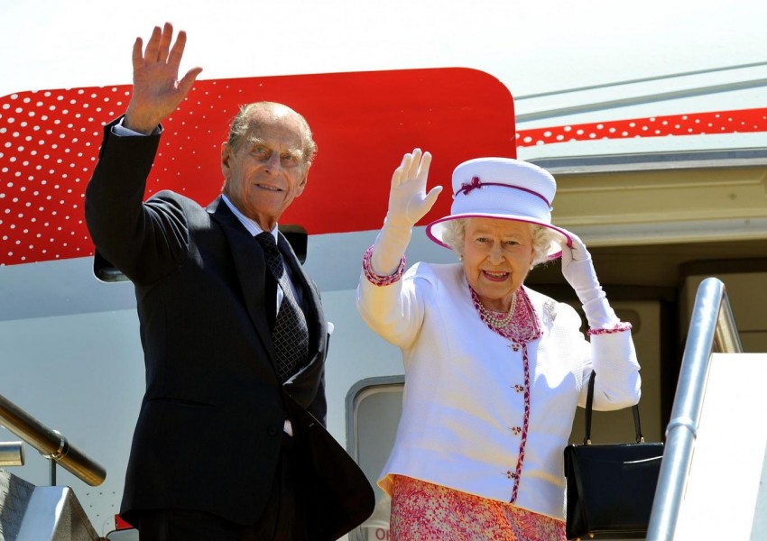 За 90 години Кралицата е обиколила света 42 пъти, посещавайки 120 страни