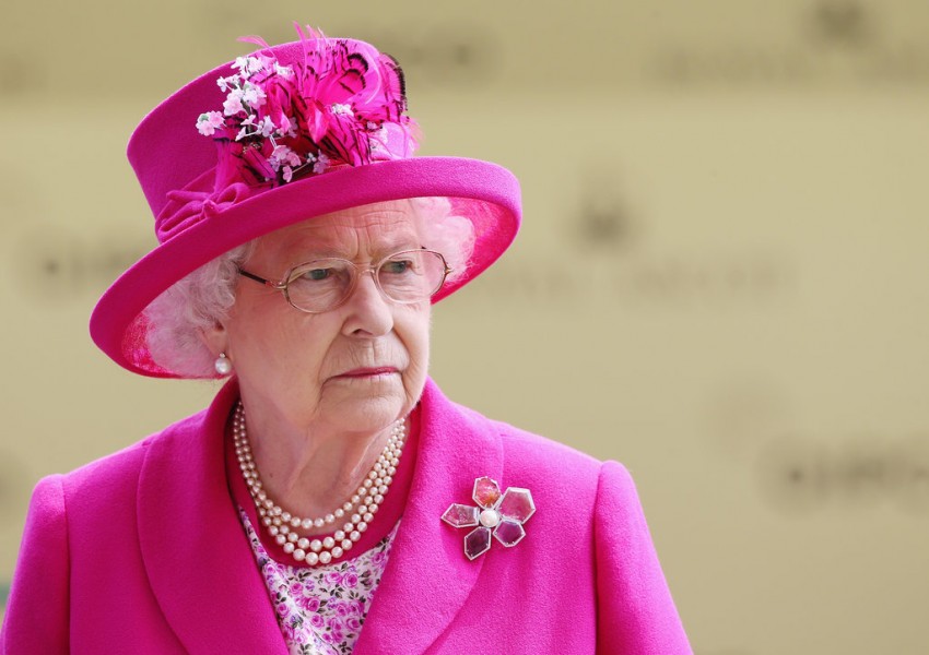 Кралицата: Кажете ми три причини защо да останем в ЕС?