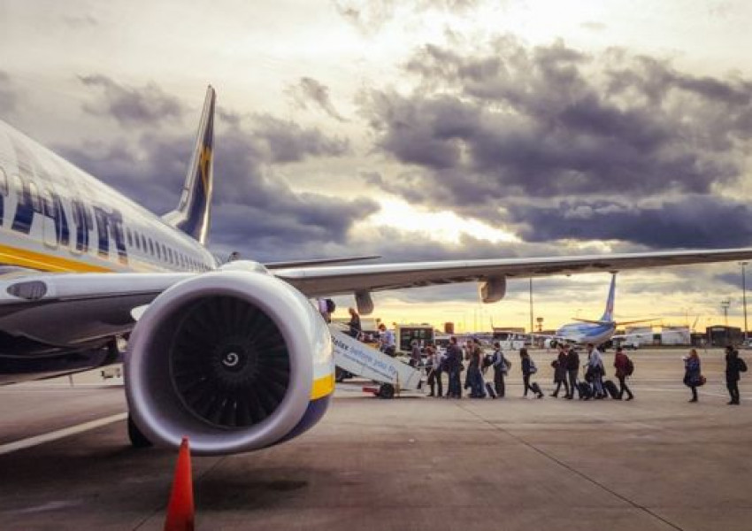 "Райнеър" закрива базата в Глазгоу