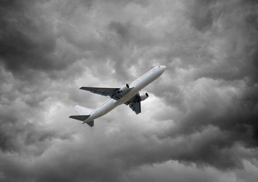 Ужасяващи кадри показват едно от най-страшните излитания на "Райнеър"