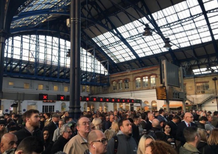 Хаос и юмручно право в метрото заради стачката