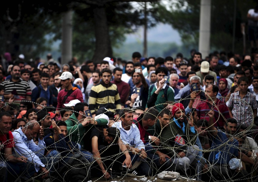 Близо 860 000 мигранти са влезли в Европа през 2015 г.
