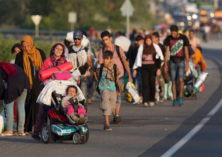 Австрия ще дава по 500 евро на всеки мигрант, който реши да напусне страната доброволно