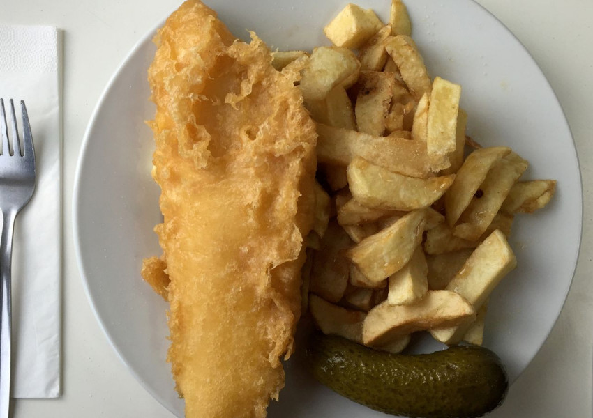 Войната между Русия и Украйна удари и магазинчетата продаващи "fish and chips" във Великобритания