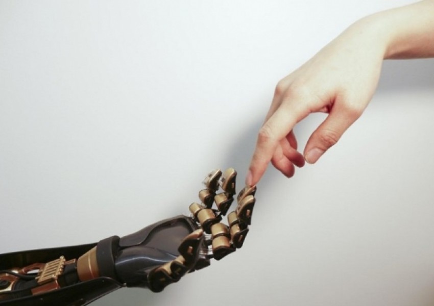 Учени създадоха гъвкава кожа за роботи