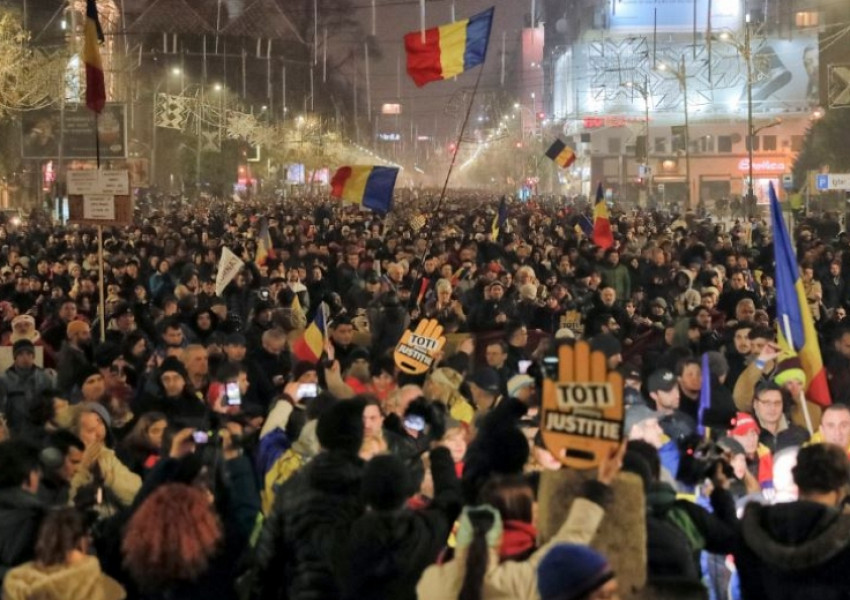 Десетки хиляди излязоха на протест в Румъния