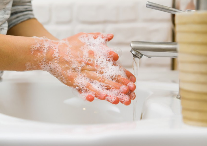 Как да мием правилно ръцете си?