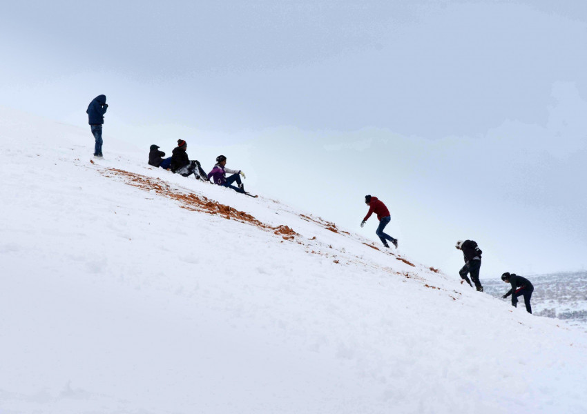Удивително! Сахара бе покрита от сняг! (СНИМКИ)