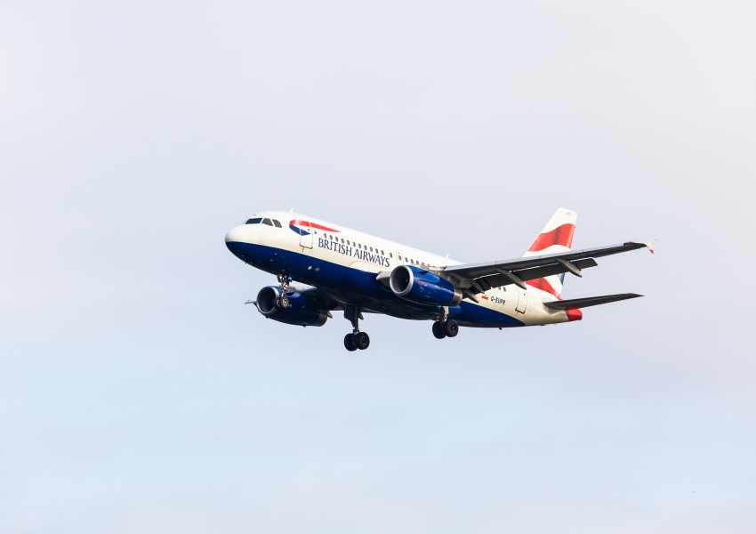 Пияна пътничка за малко не разби британски самолет (СНИМКИ)