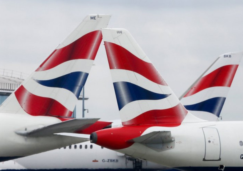 Вързаха пияна двойка на седалките в самолет на "Бритиш Еъруейз"