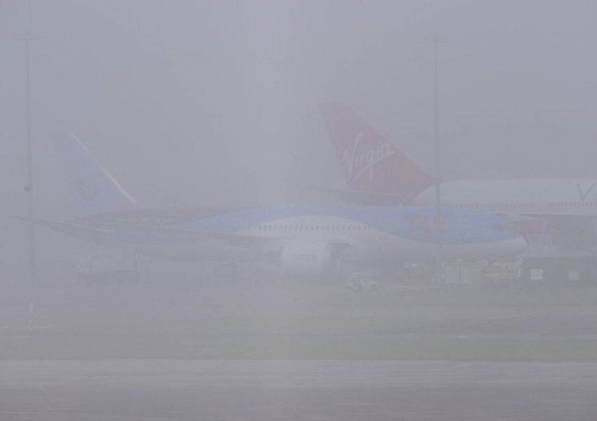 Гъста мъгла затвори летището в Манчестър