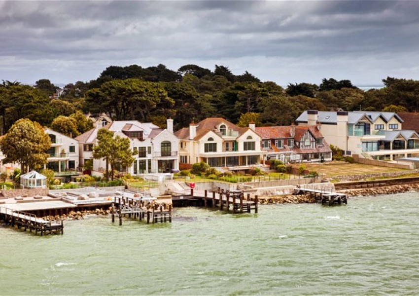 Топ 10 на най-скъпите крайбрежни градове във Великобритания