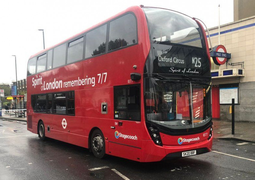 Лондон: Масово сбиване и множество наръгани с нож в нощен автобус N25 на Майл Енд