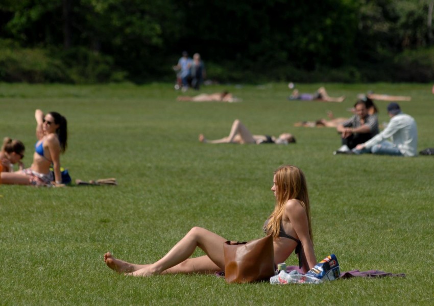 Лондон посреща най-топлия ден от годината!