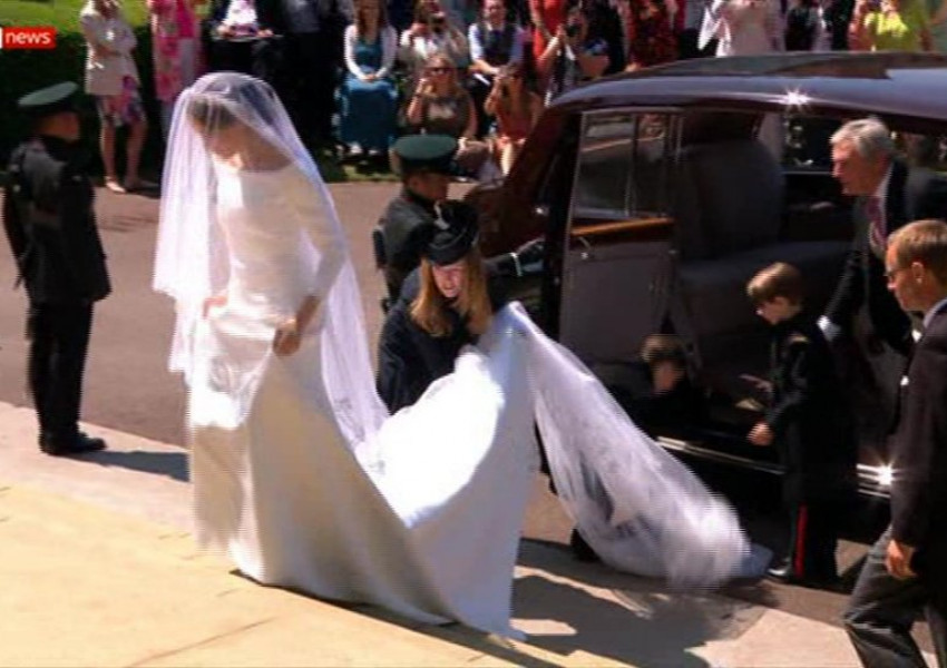 Кралската сватба  започна! 