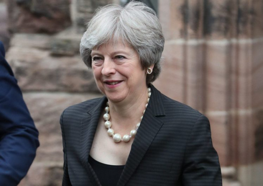 Мей поиска от ЕС ново споразумение за границата между двете Ирландии