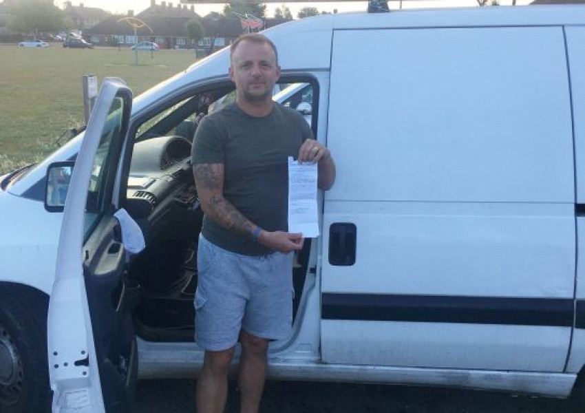 Глобиха шофьор на ван за превозване на боклуци без лиценз