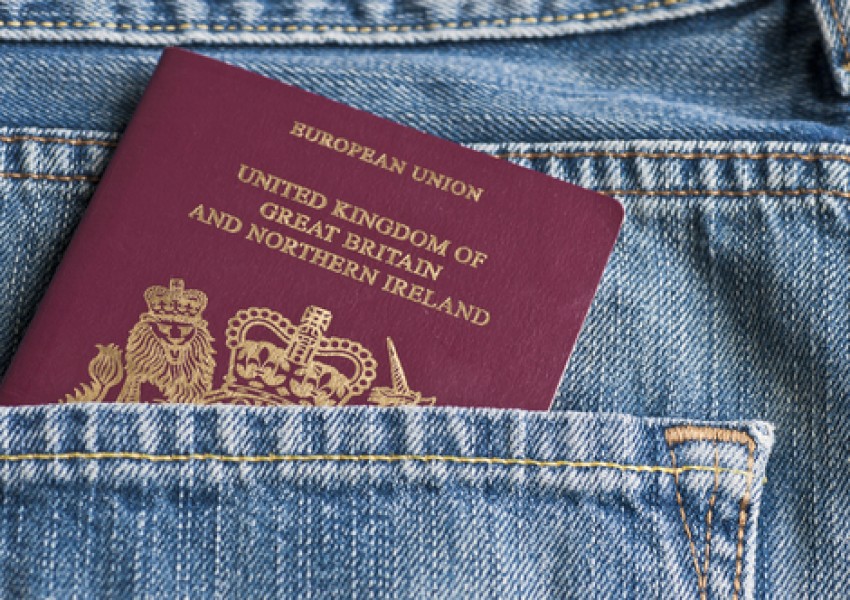 Какво ще се случи с британските паспорти при Брекзит?