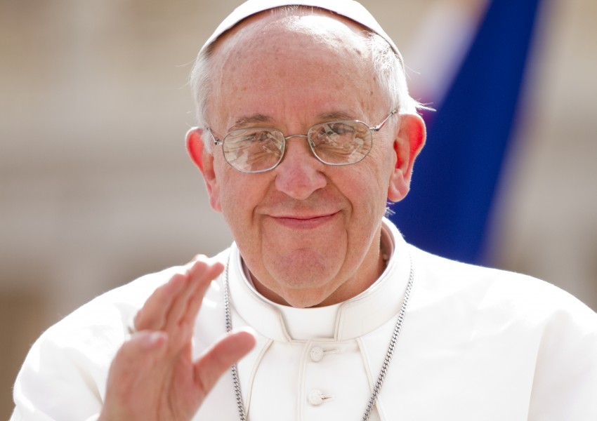 Папата вкарва жени във Ватикана?