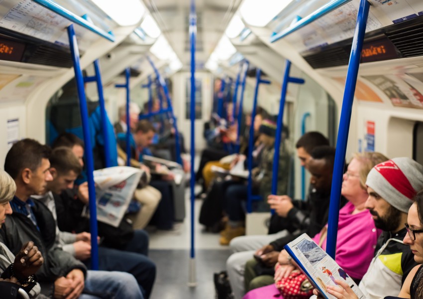 Всеки шести лондончанин се страхува да се вози на метрото