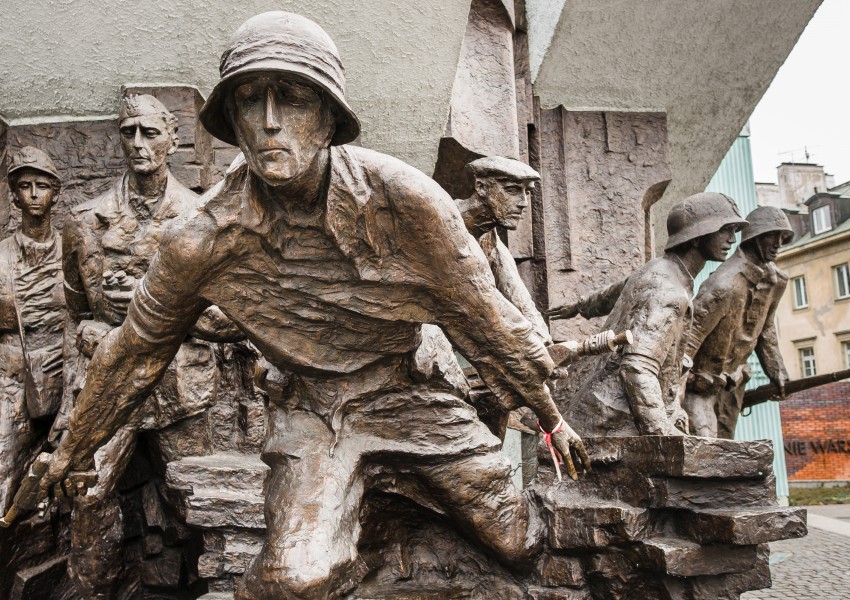Полша заличава съветските паметници