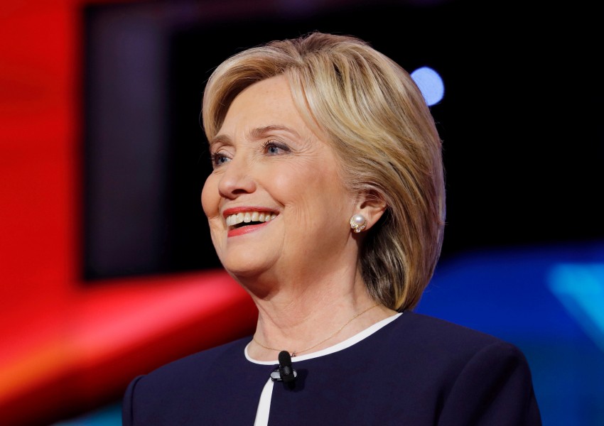 Хилари Клинтън разсекретява документи за НЛО, ако стане президент на САЩ 