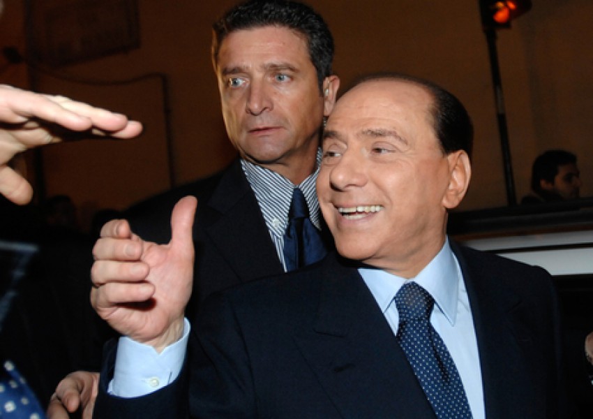 Приеха Силвио Берлускони по спешност в болница