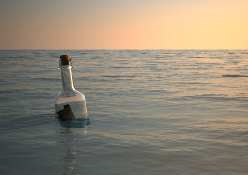 Писмо в бутилка спаси бедстваща двойка в океана