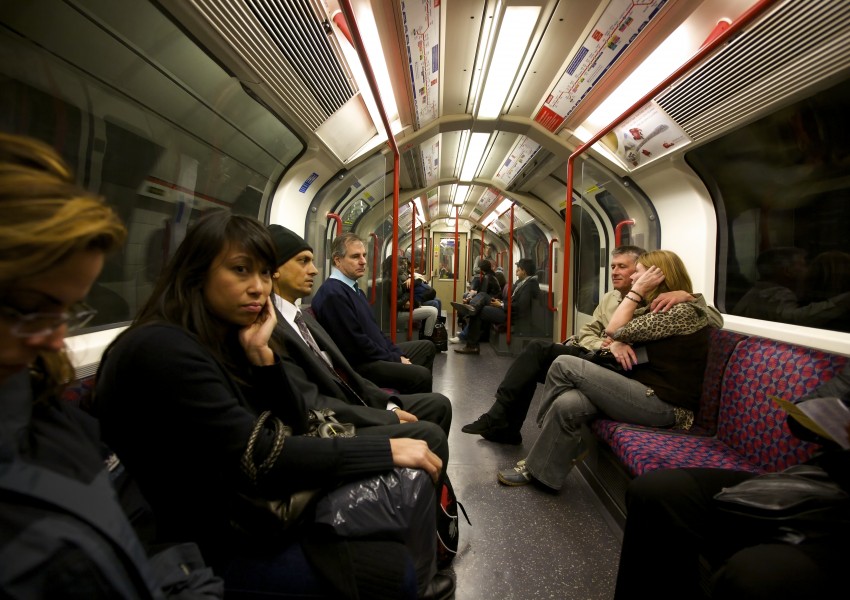 Лондонското метро спира да работи през уикенда
