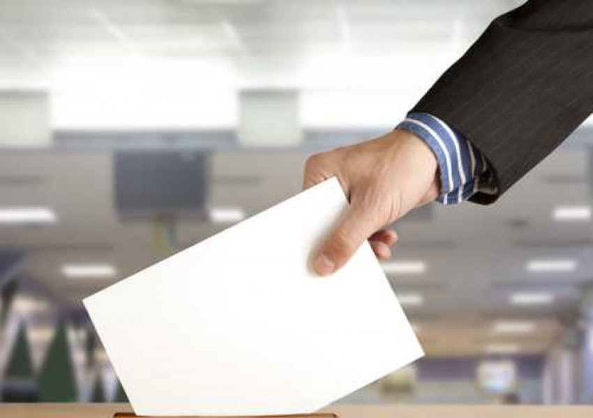 Кмет напусна поста си, за да работи в чужбина