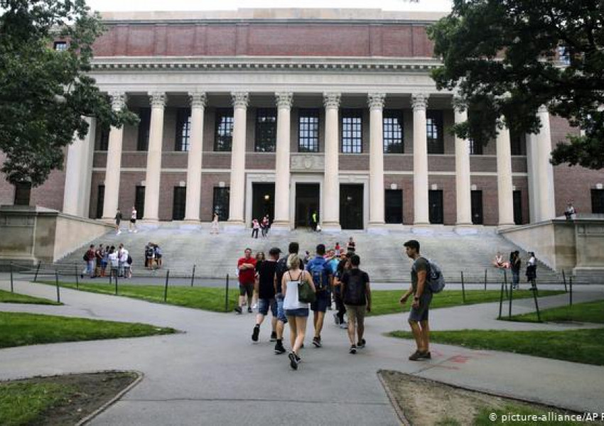 "Това не е честно": САЩ ще връщат чуждестранни студенти