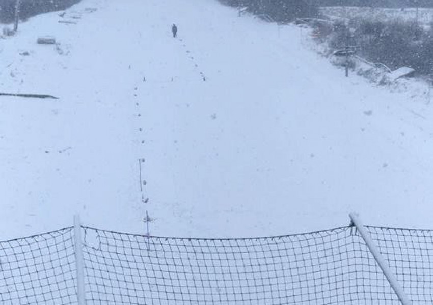 Ски център затвори врати заради...твърде много сняг! (ВИДЕО)