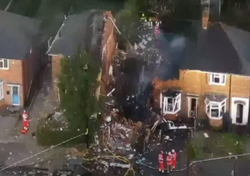 ИЗВЪНРЕДНО: Къща се взриви в Бирмингам има убити и ранени