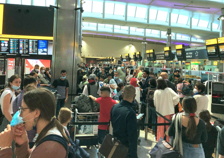 Транспортния хаос по европейките и британски летища засегна и българските аерогари