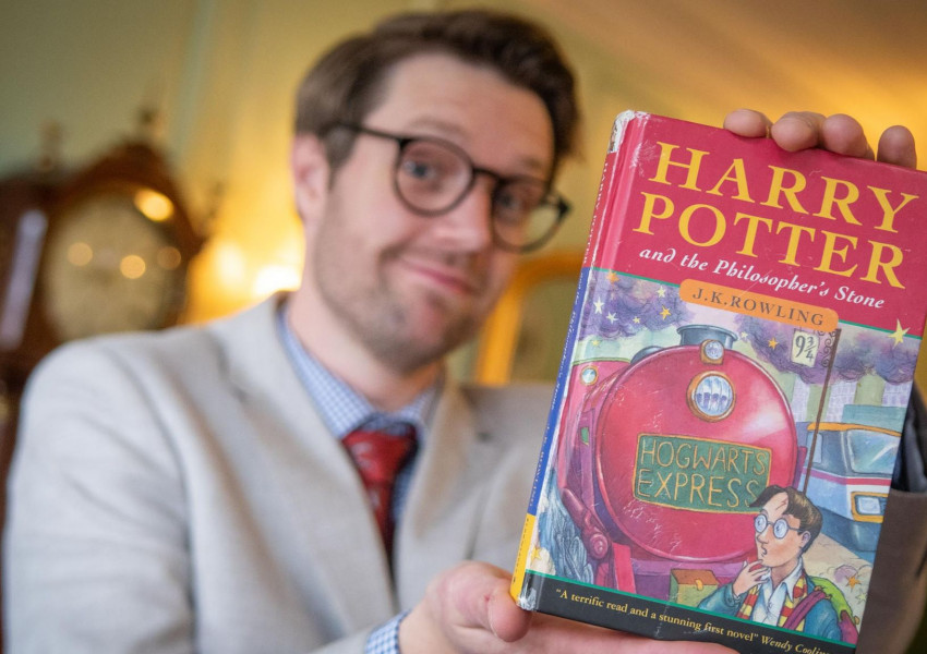 Една книжка от първото издание на Хари Потър се продаде за £10 500 паунда